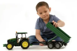John Deere 5115M with Trailer
