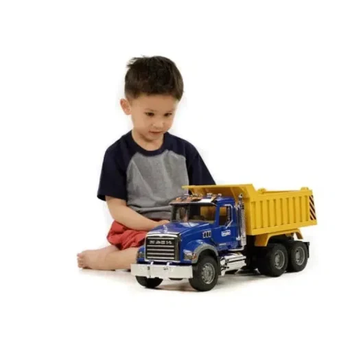 MACK Granite Dump Truck